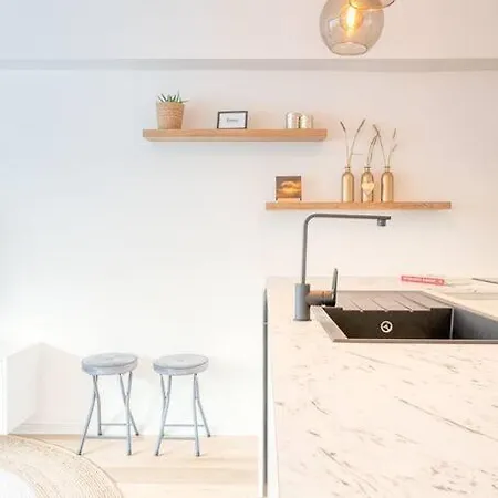 Apartment Spacious 2-br Just 30m From The *